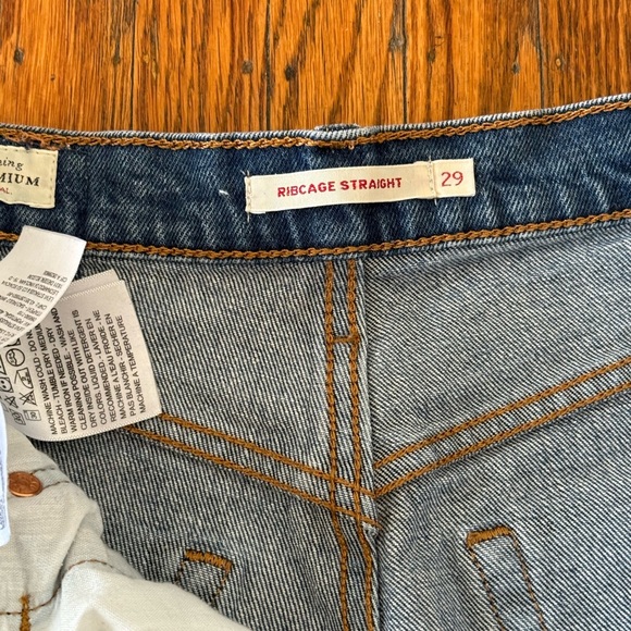 Levi’s Ribcage Straight - Picture 4 of 7